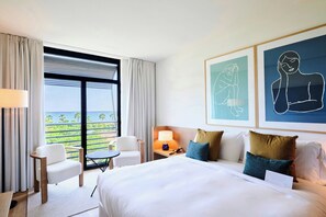 Standard Room, 1 King Bed, Sea View