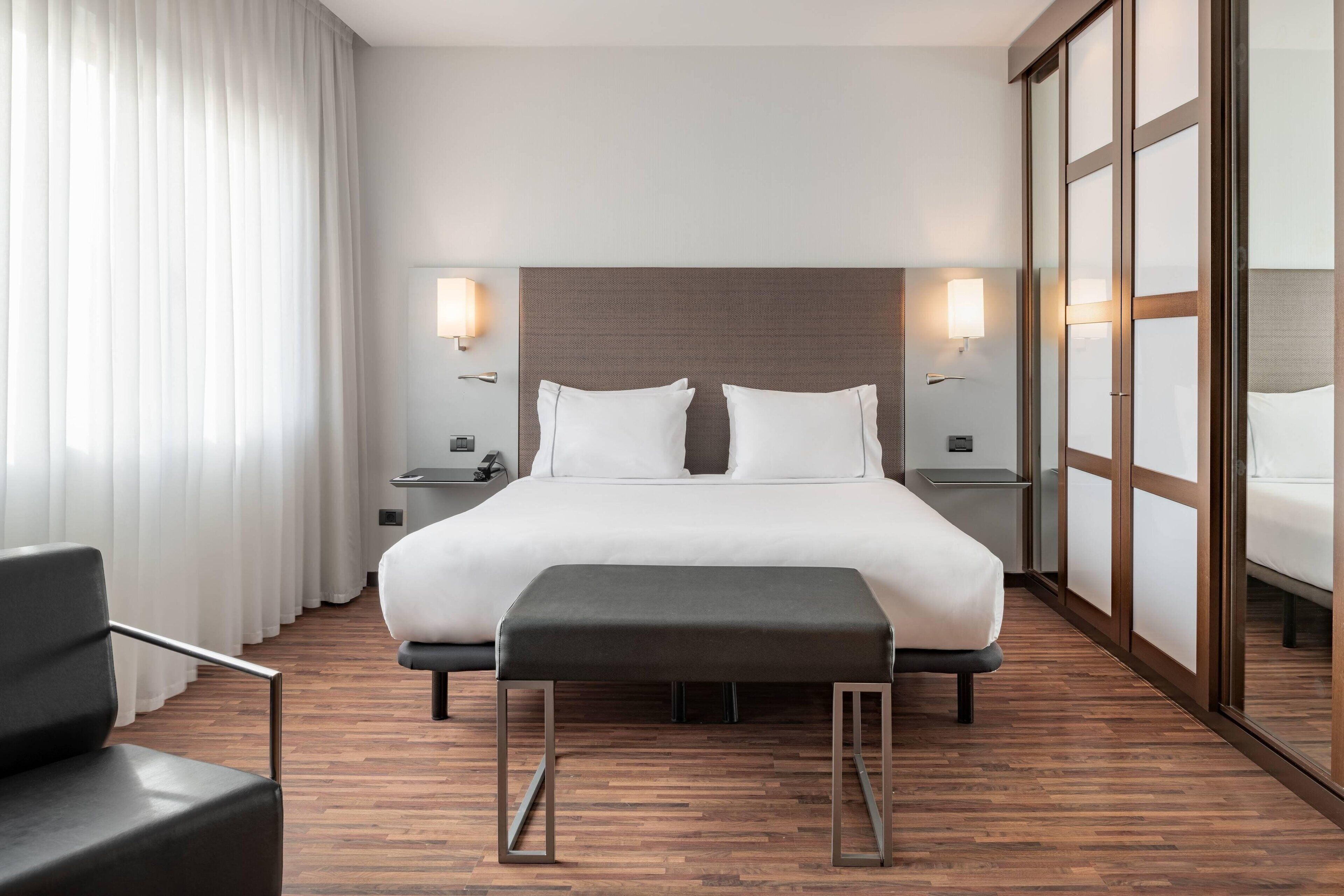 Minibar, két bảo mật tại phòng, bàn, phòng cách âm 