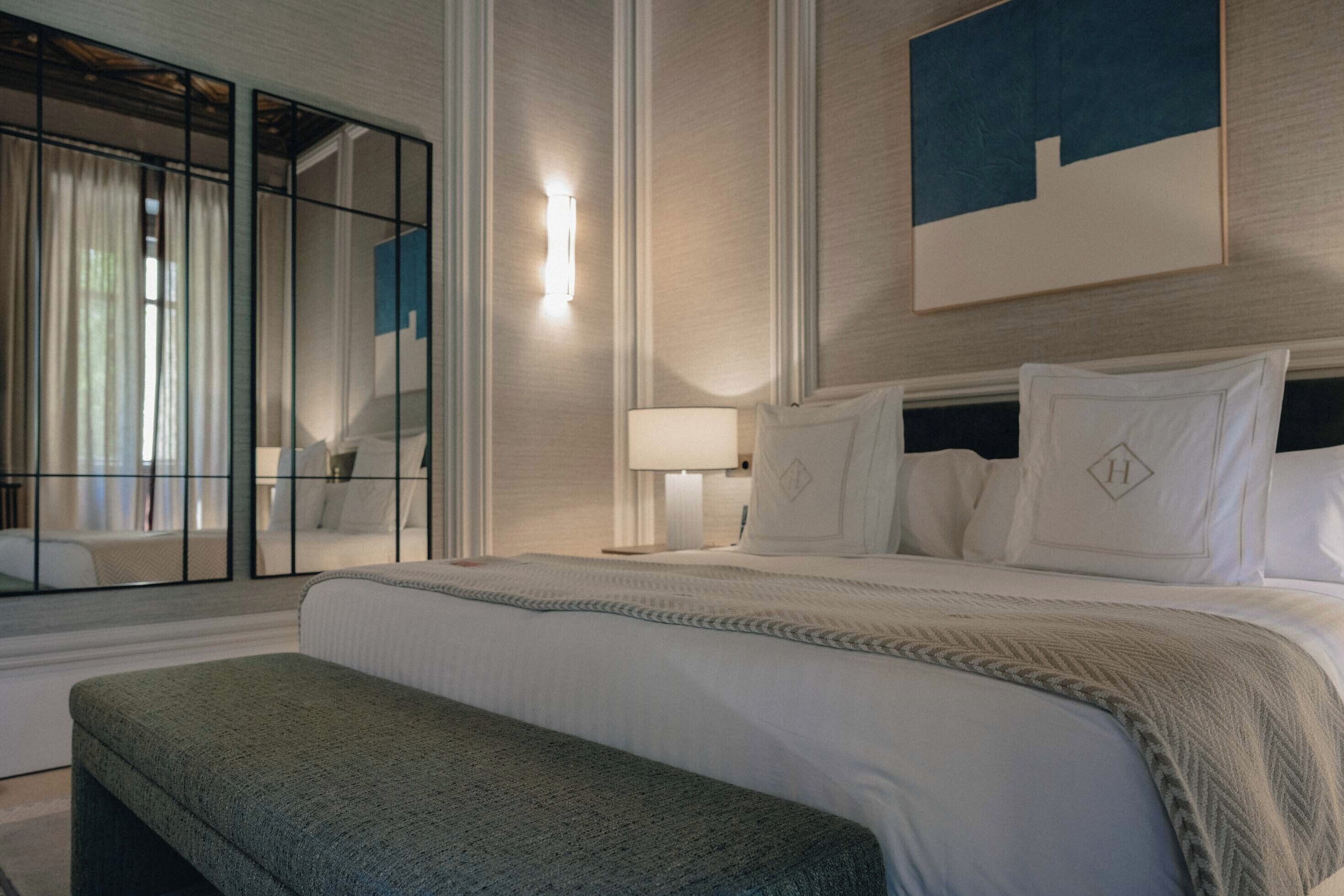 Habitación Deluxe | Sábanas de algodón egipcio, ropa de cama de alta calidad y edredón 