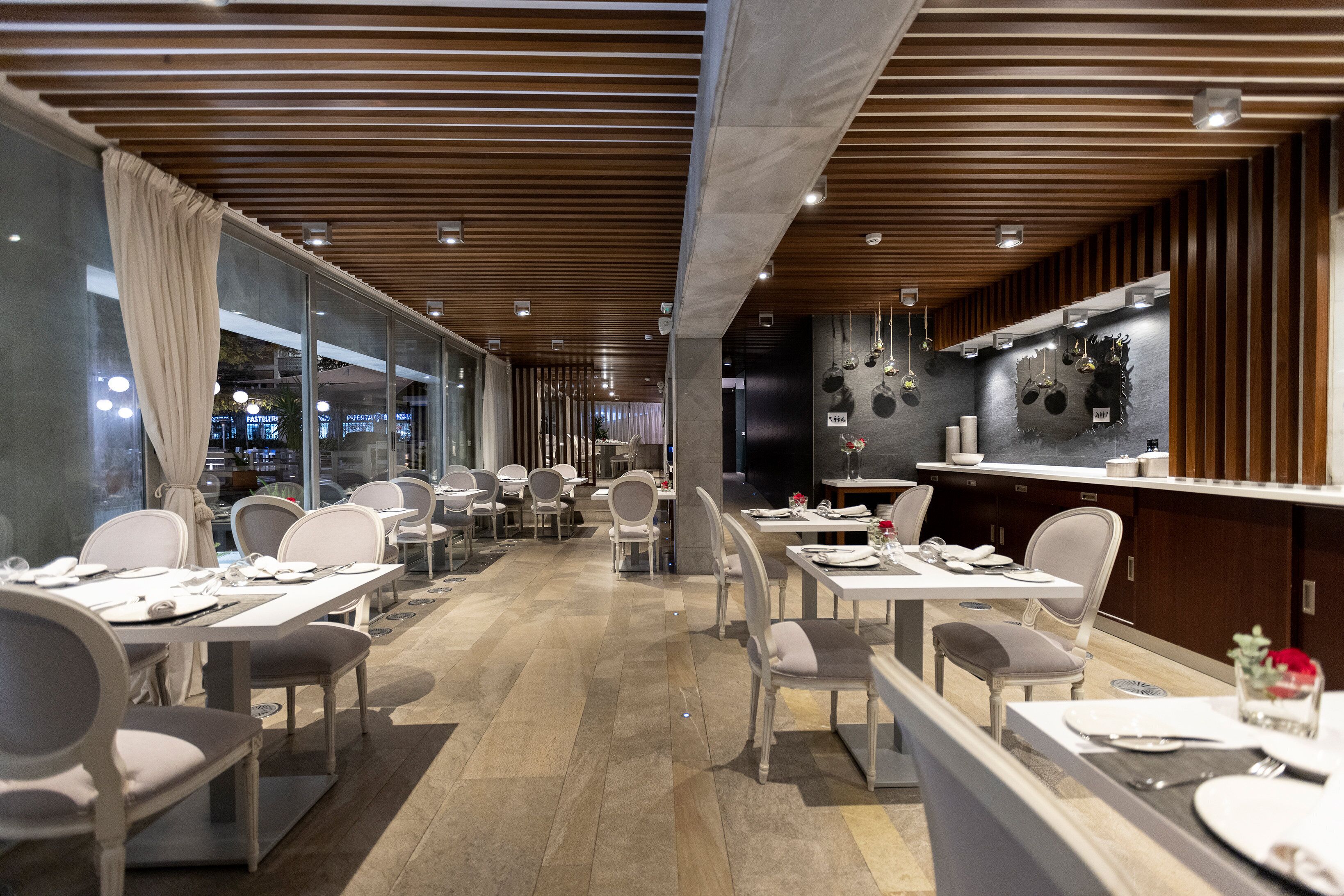 breakfast, lunch and dinner served