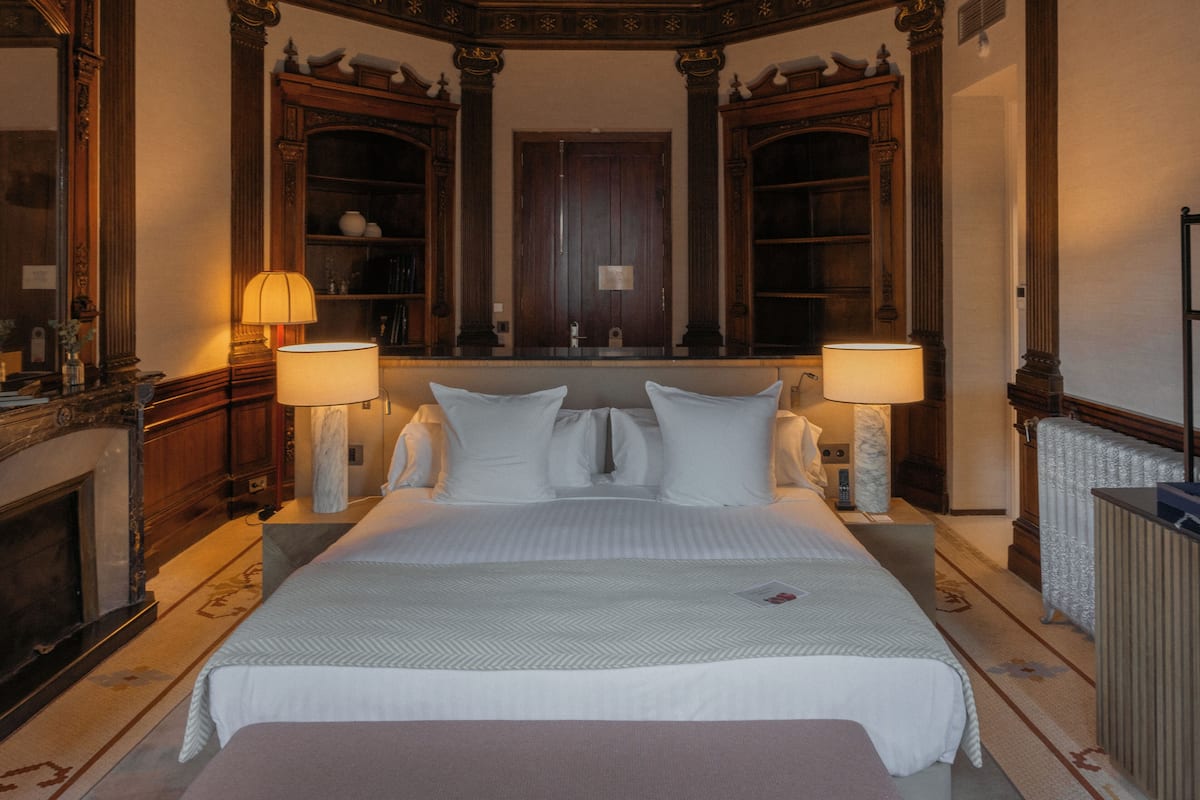 Junior Room | Egyptian cotton sheets, premium bedding, down comforters, in-room safe