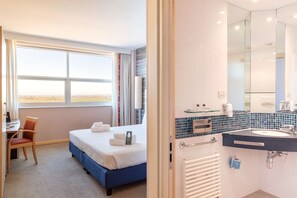 Superior Double Room, Non Smoking | Down comforters, in-room safe, desk, blackout drapes