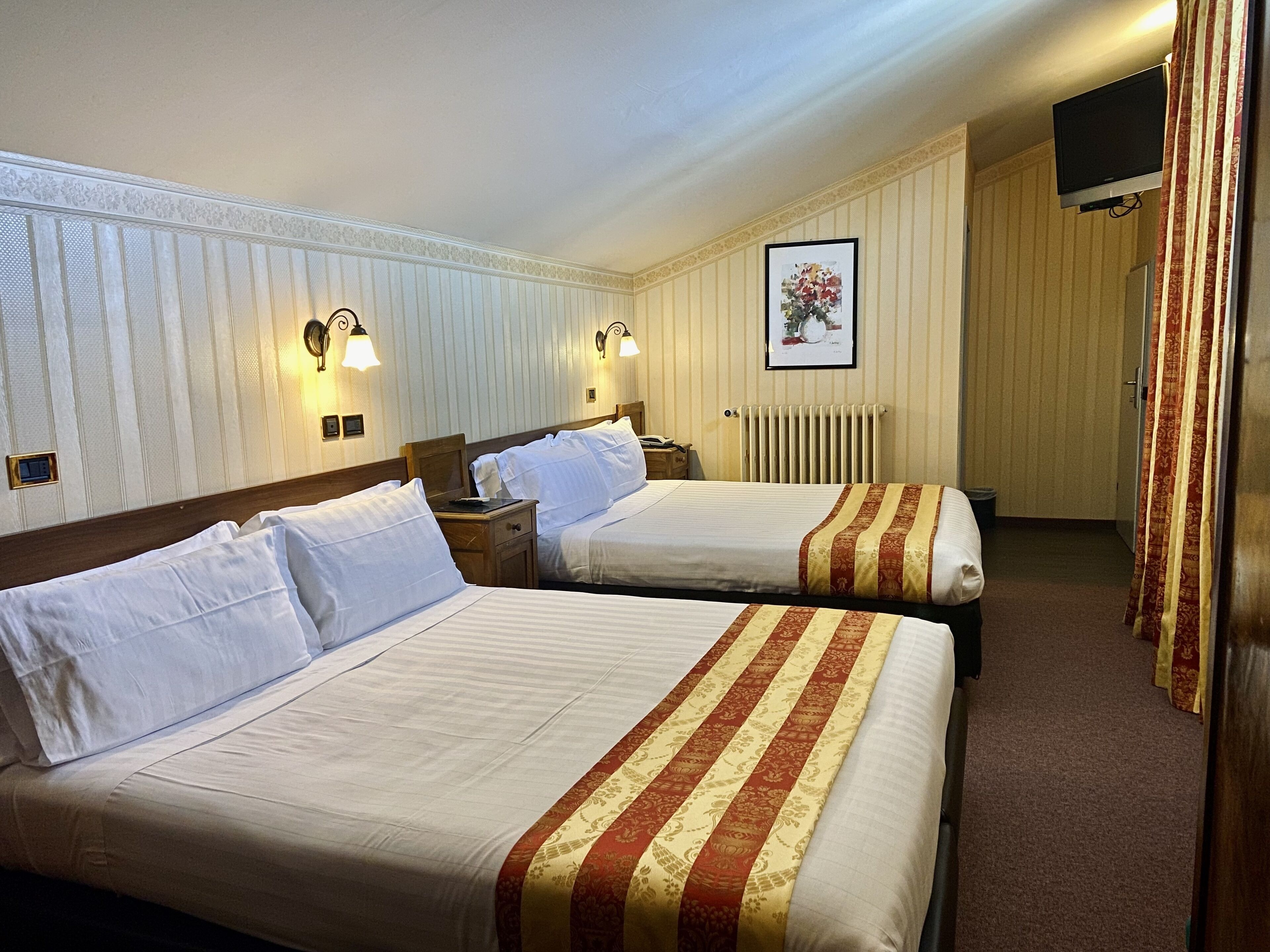 triple room | minibar, in-room safe, free wifi, bed sheets