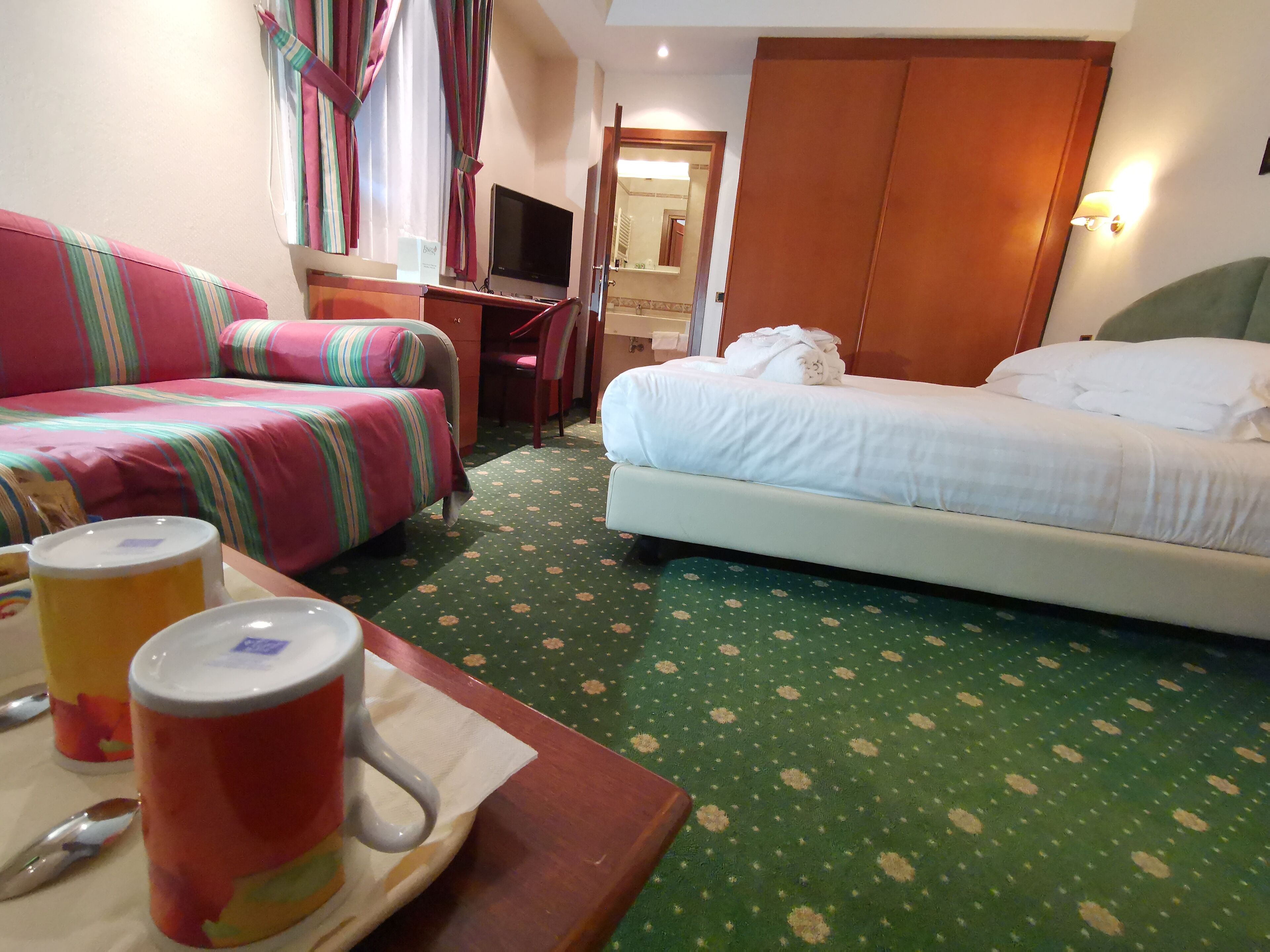 deluxe double room | minibar, in-room safe, free wifi, bed sheets