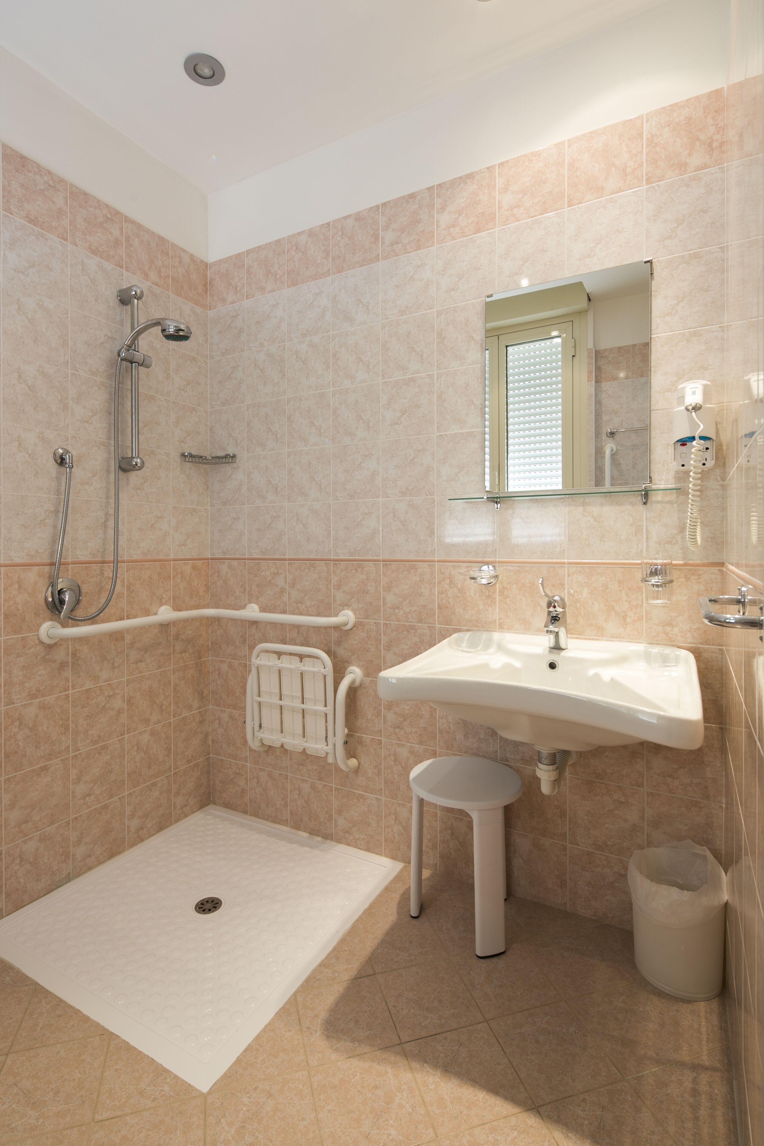 superior double or twin room | room amenity