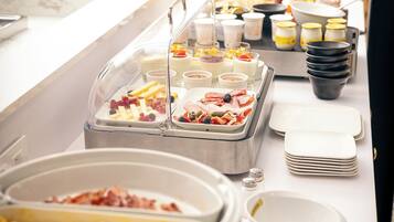 Petit déjeuner buffet (19.5 EUR par personne)