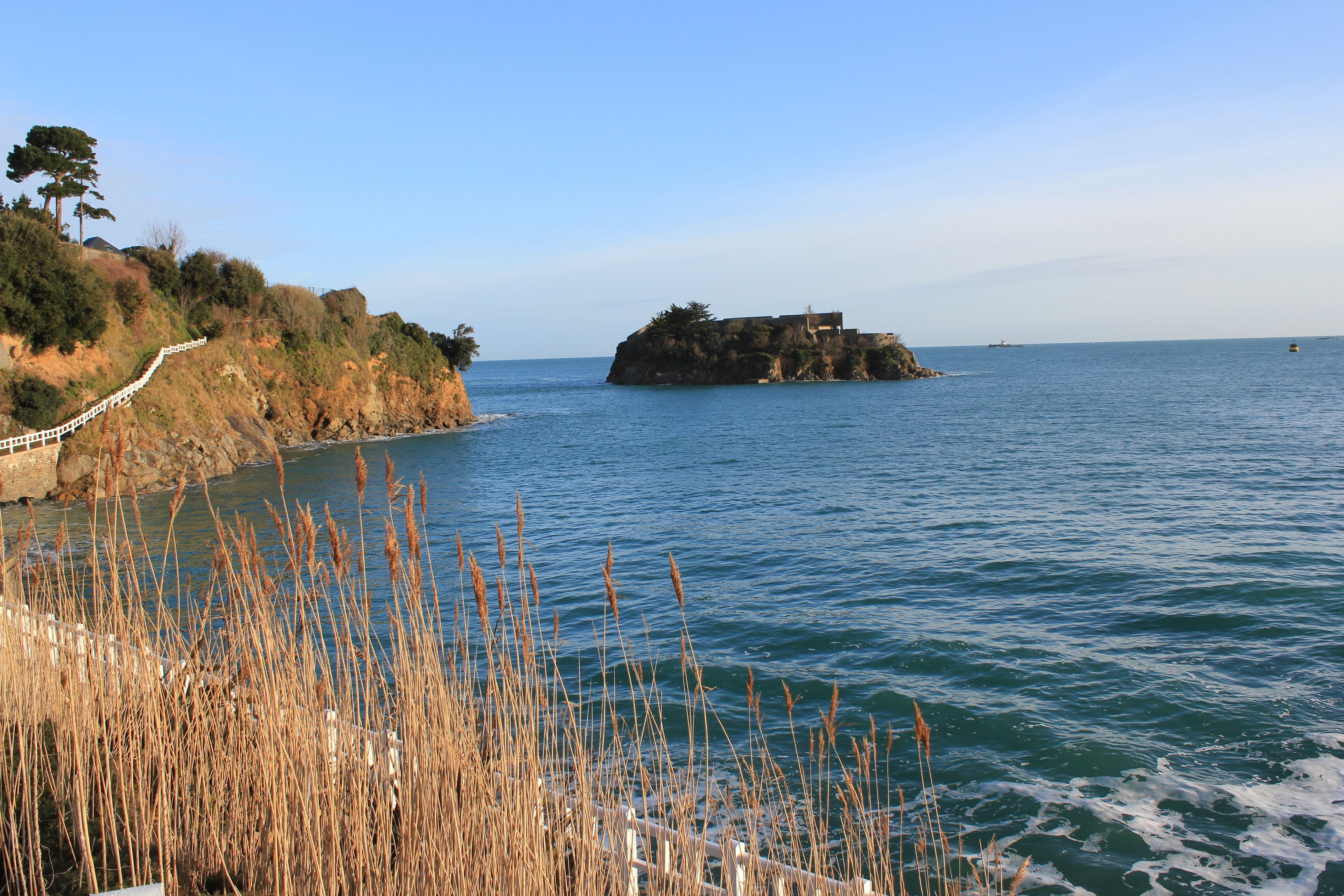 beach nearby, beach towels
