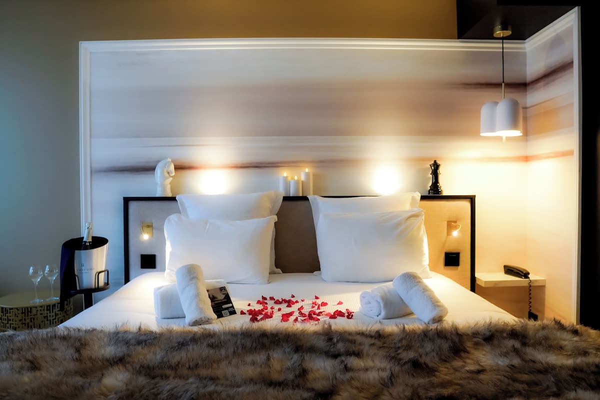 Exclusive Double Room, Terrace, Sea View | Minibar, in-room safe, individually furnished, desk