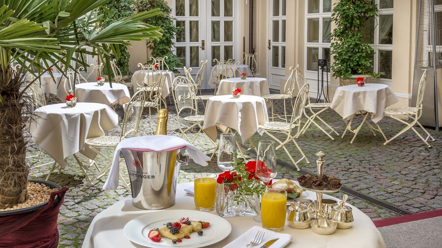 IMPERIAL Hotel & Restaurant