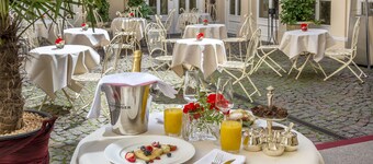 IMPERIAL Hotel & Restaurant