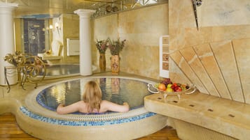 Indoor spa tub