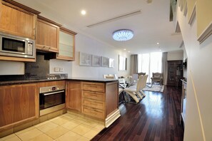 Private kitchen - The Michelangelo Towers (Sandton)
