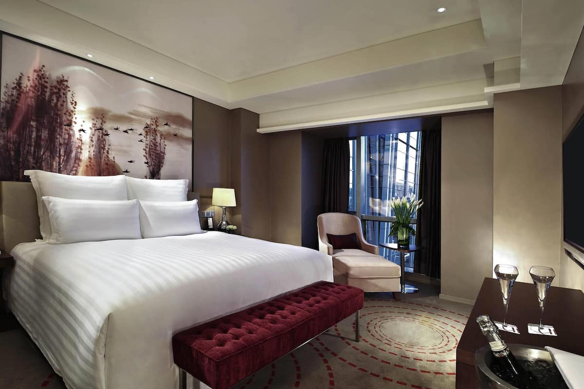 1 bedroom, minibar, in-room safe, desk