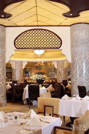 Restaurant - Beijing Xinjiang Hotel (Beijing)