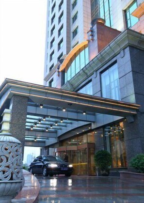 Property entrance - Sunrise International Hotel (Shenyang)