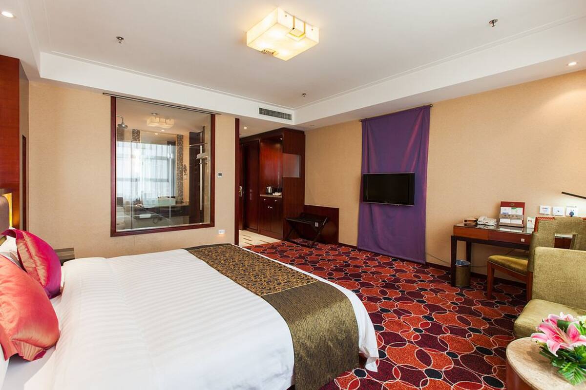 Deluxe Room, 1 King Bed (Block B)