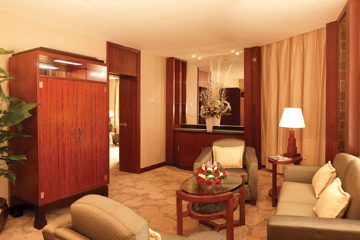 Deluxe Suite