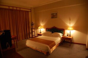 Suite | Living room | 32-inch LED TV with digital channels, TV