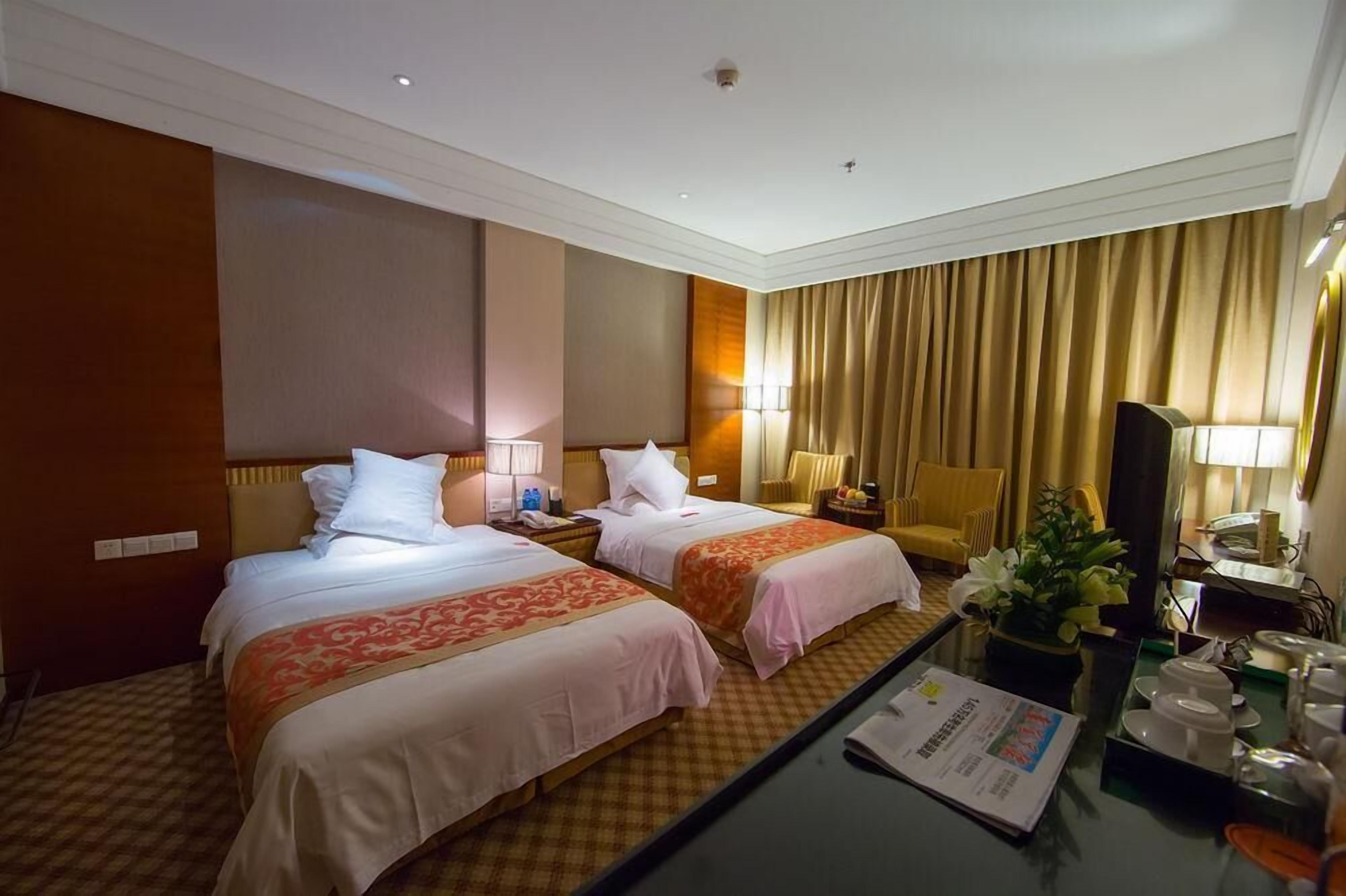 blackout curtains, free cots/infant beds, rollaway beds, free wifi