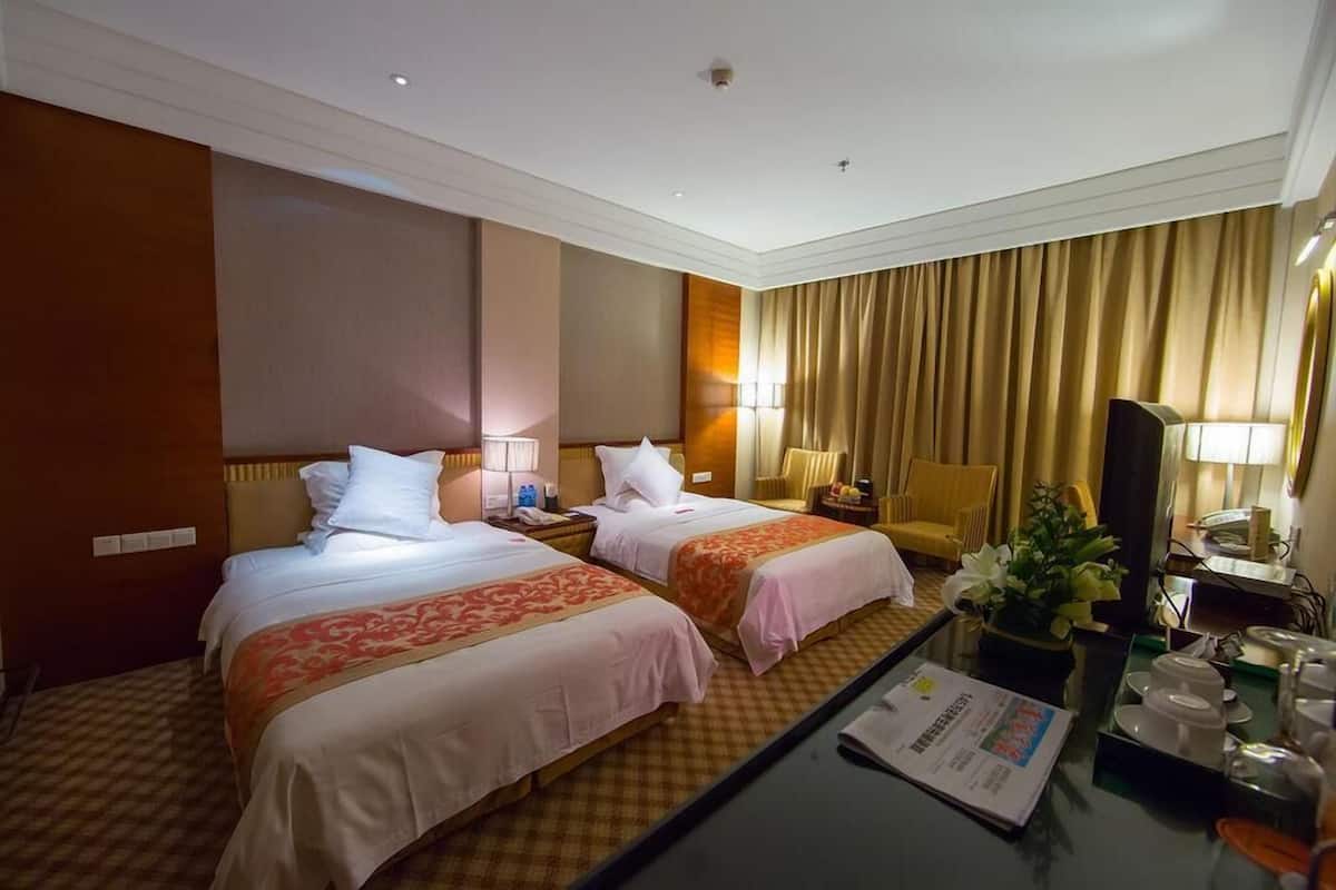 blackout curtains, free cots/infant beds, rollaway beds, free wifi