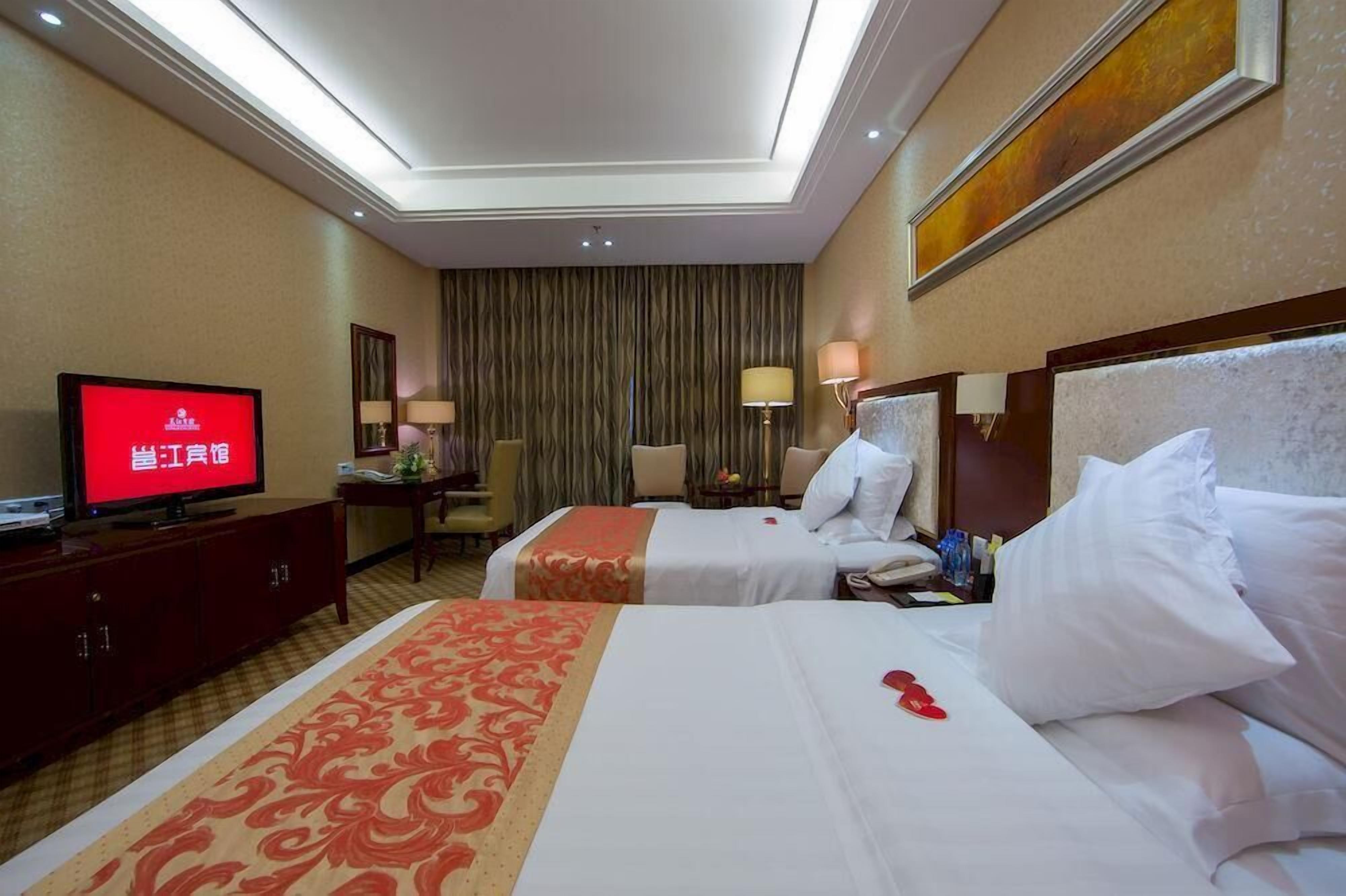 blackout curtains, free cots/infant beds, rollaway beds, free wifi