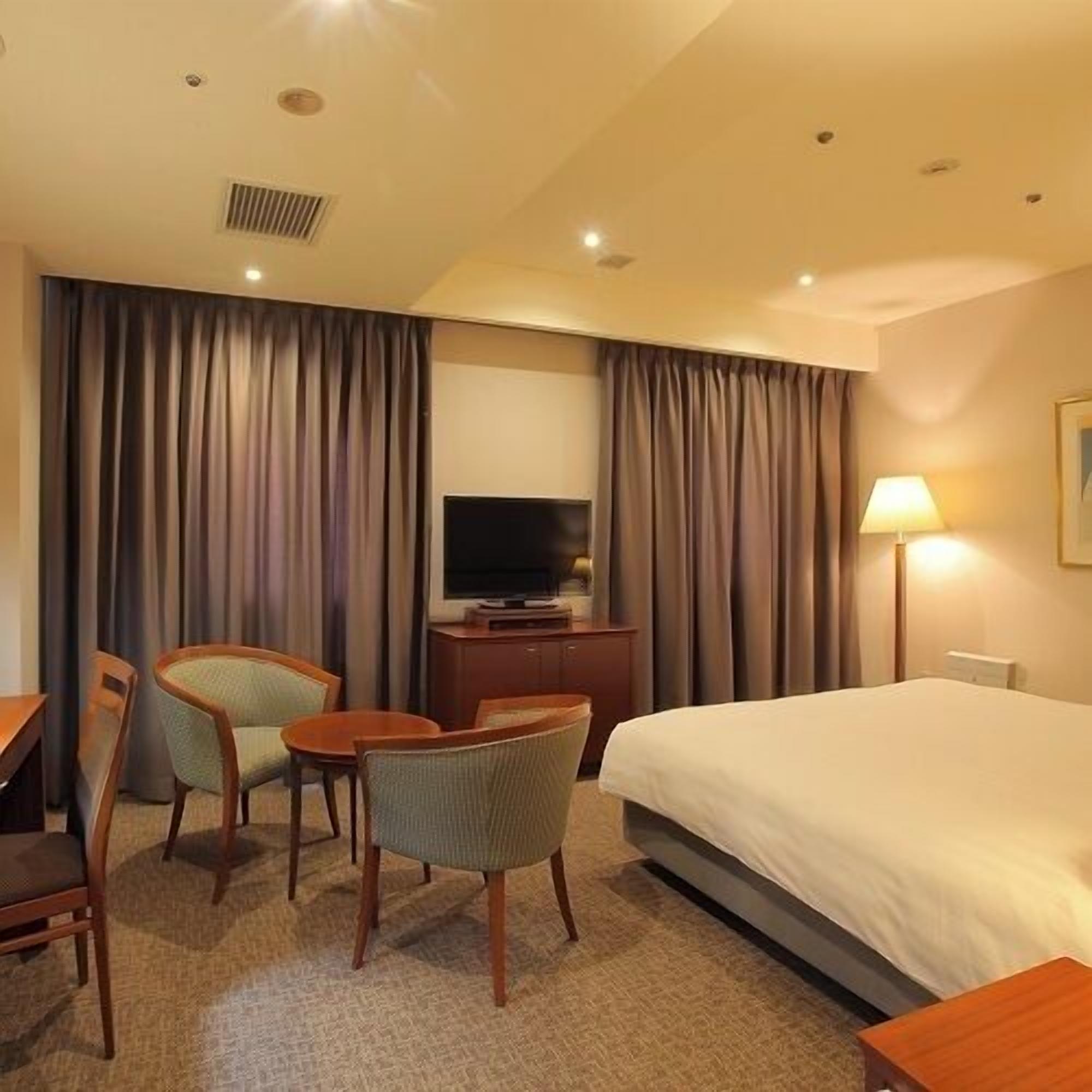 In-room safe, desk, blackout curtains, free WiFi