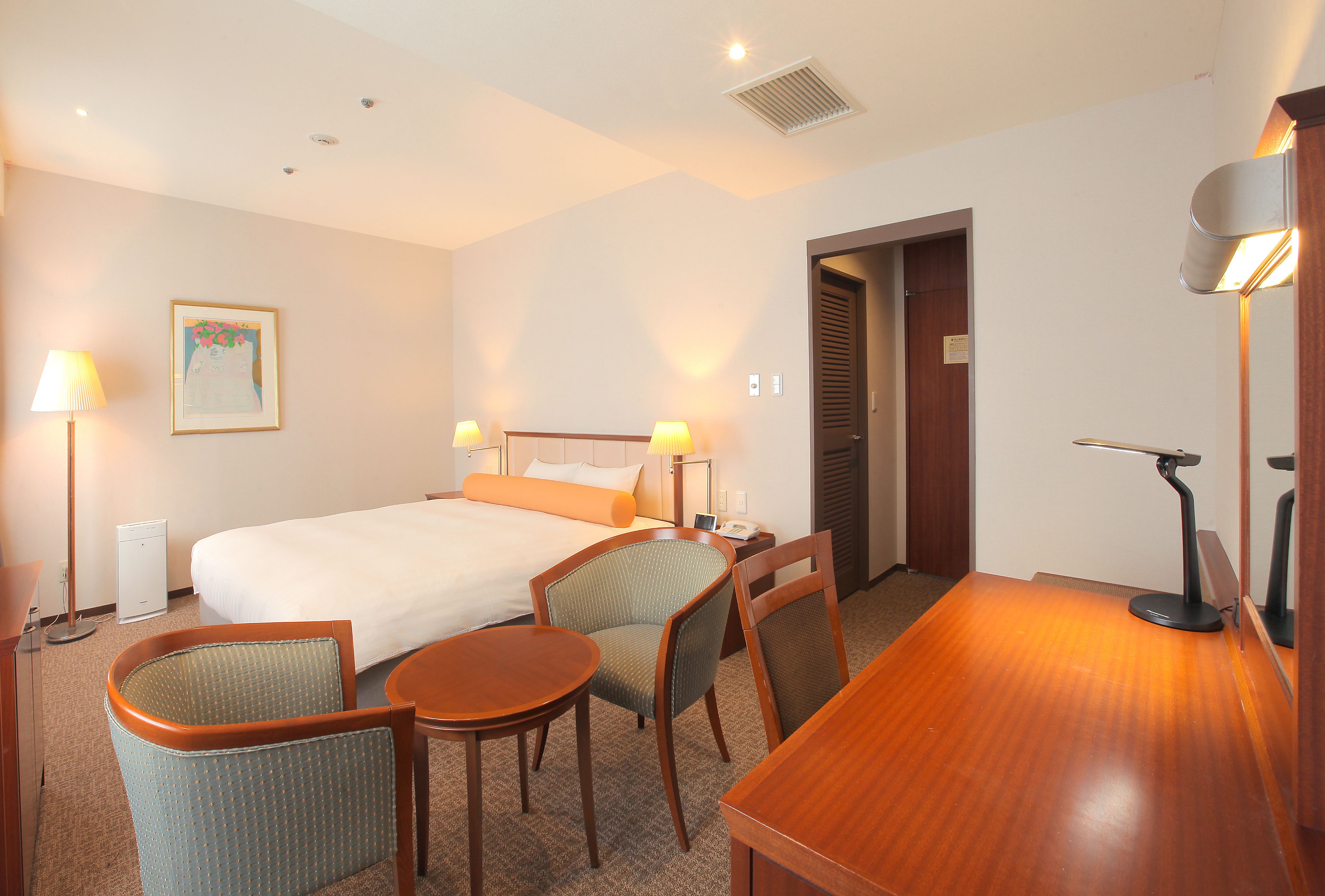 superior double room, non smoking | in-room safe, desk, blackout curtains, free wifi