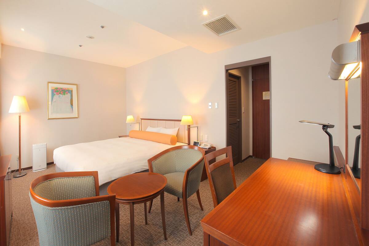 superior double room, non smoking | in-room safe, desk, blackout curtains, free wifi