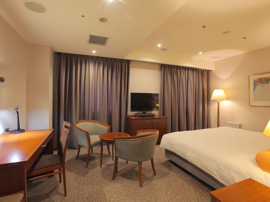 In-room safe, desk, blackout curtains, free WiFi