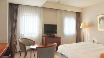 In-room safe, desk, blackout drapes, free WiFi