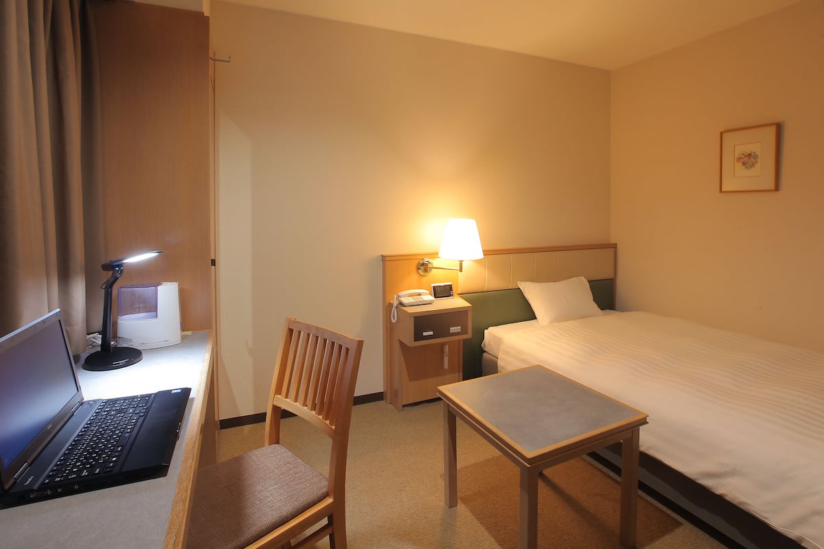 in-room safe, desk, blackout curtains, free wifi