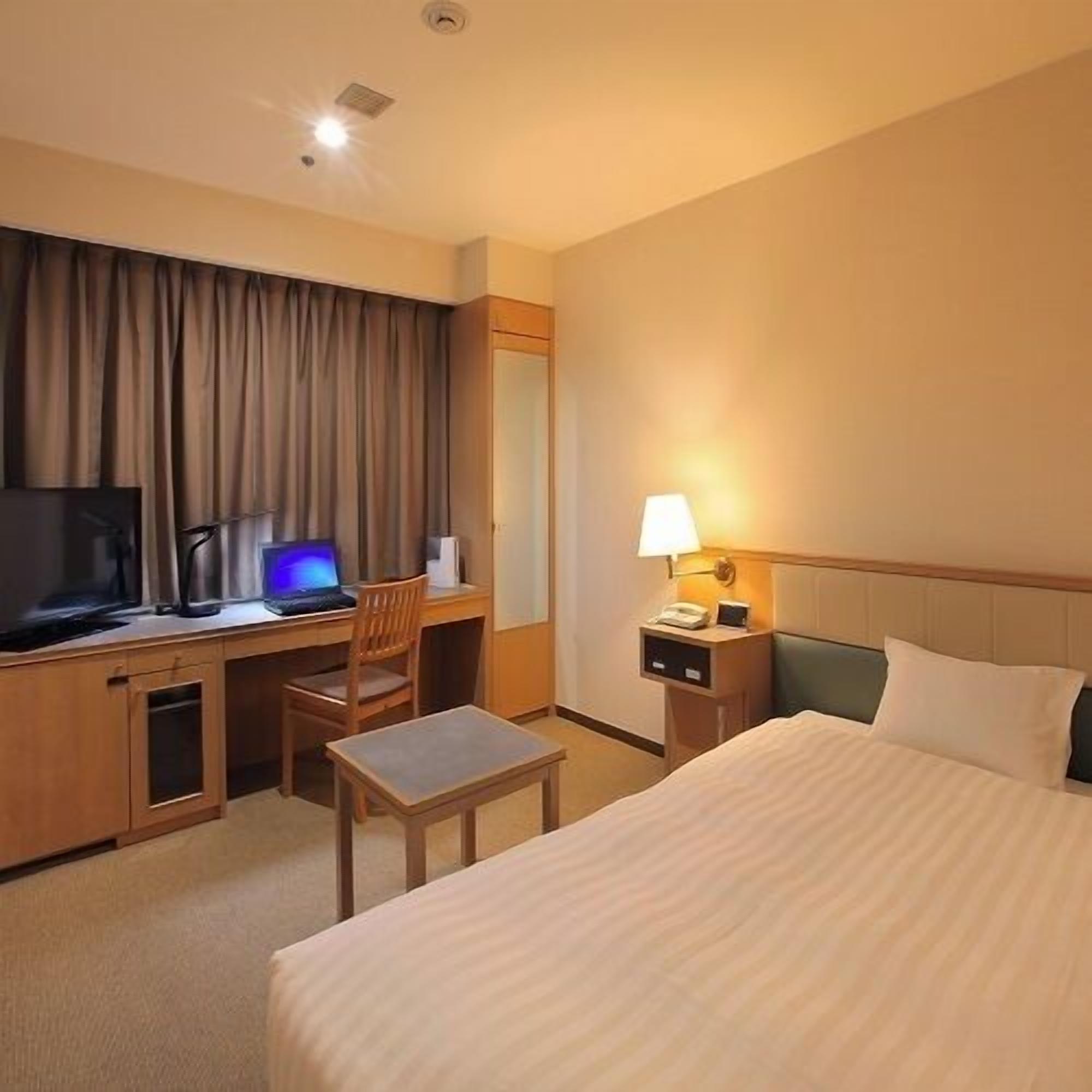 In-room safe, desk, blackout curtains, free WiFi