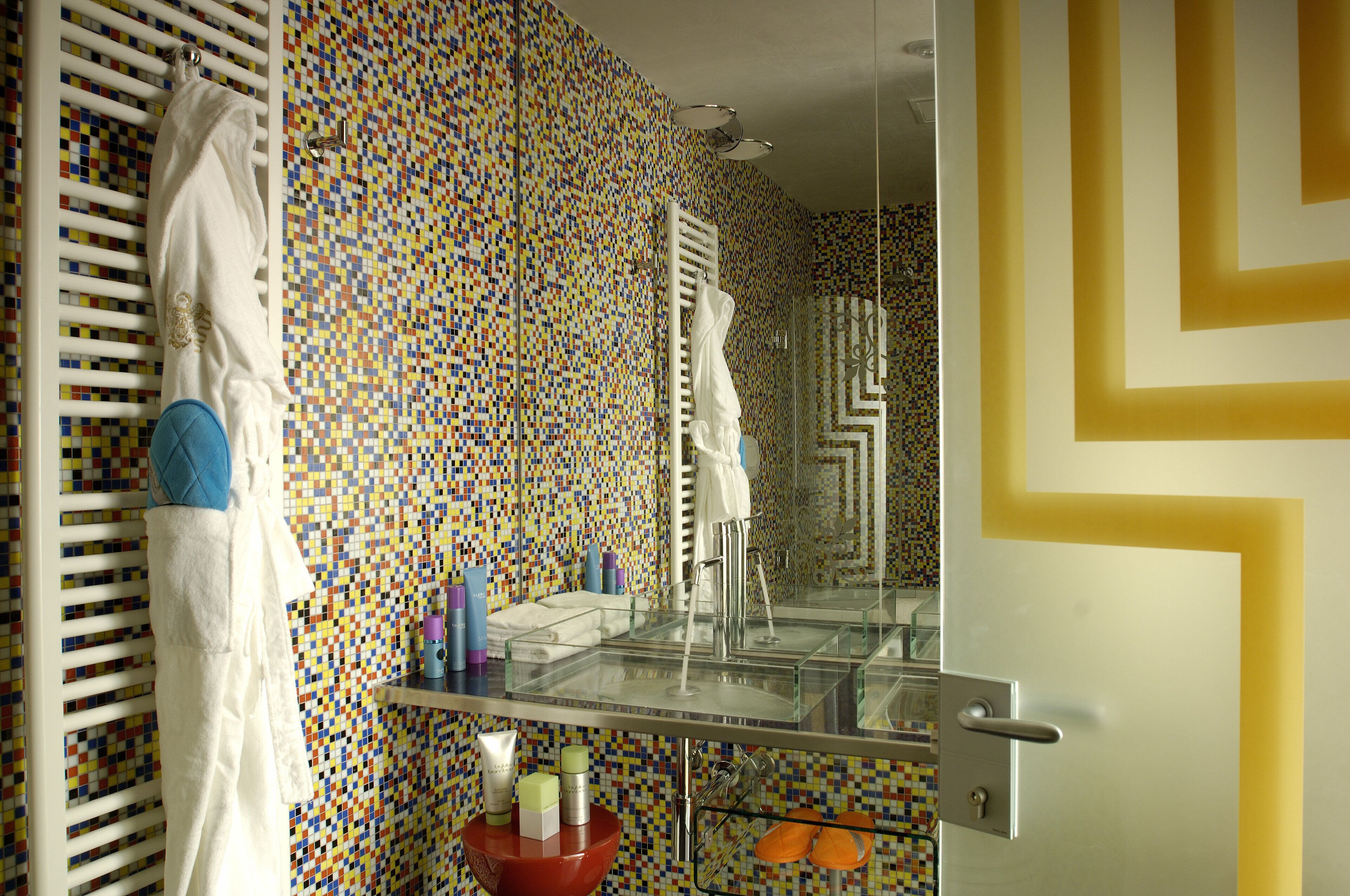 combined shower/bathtub, free toiletries, hair dryer, bathrobes