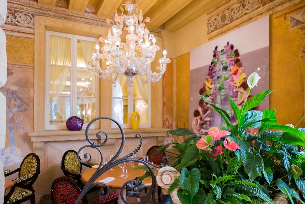 breakfast and dinner served, italian cuisine