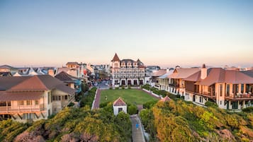 Vista frontal de la propiedad