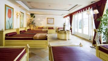 Salas de tratamiento para parejas, sauna y tina de hidromasaje