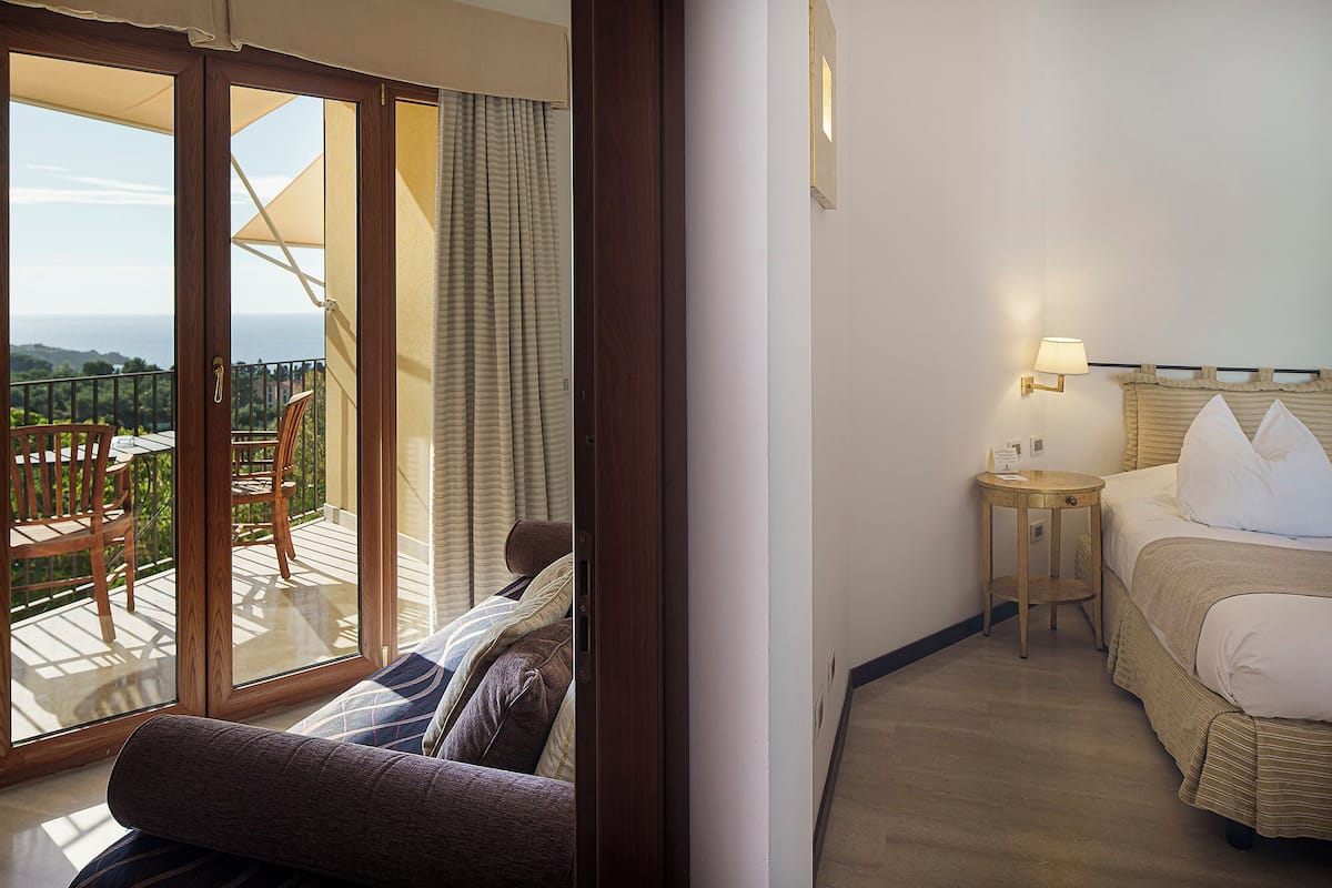 suite classic | 1 bedroom, egyptian cotton sheets, premium bedding, down duvets