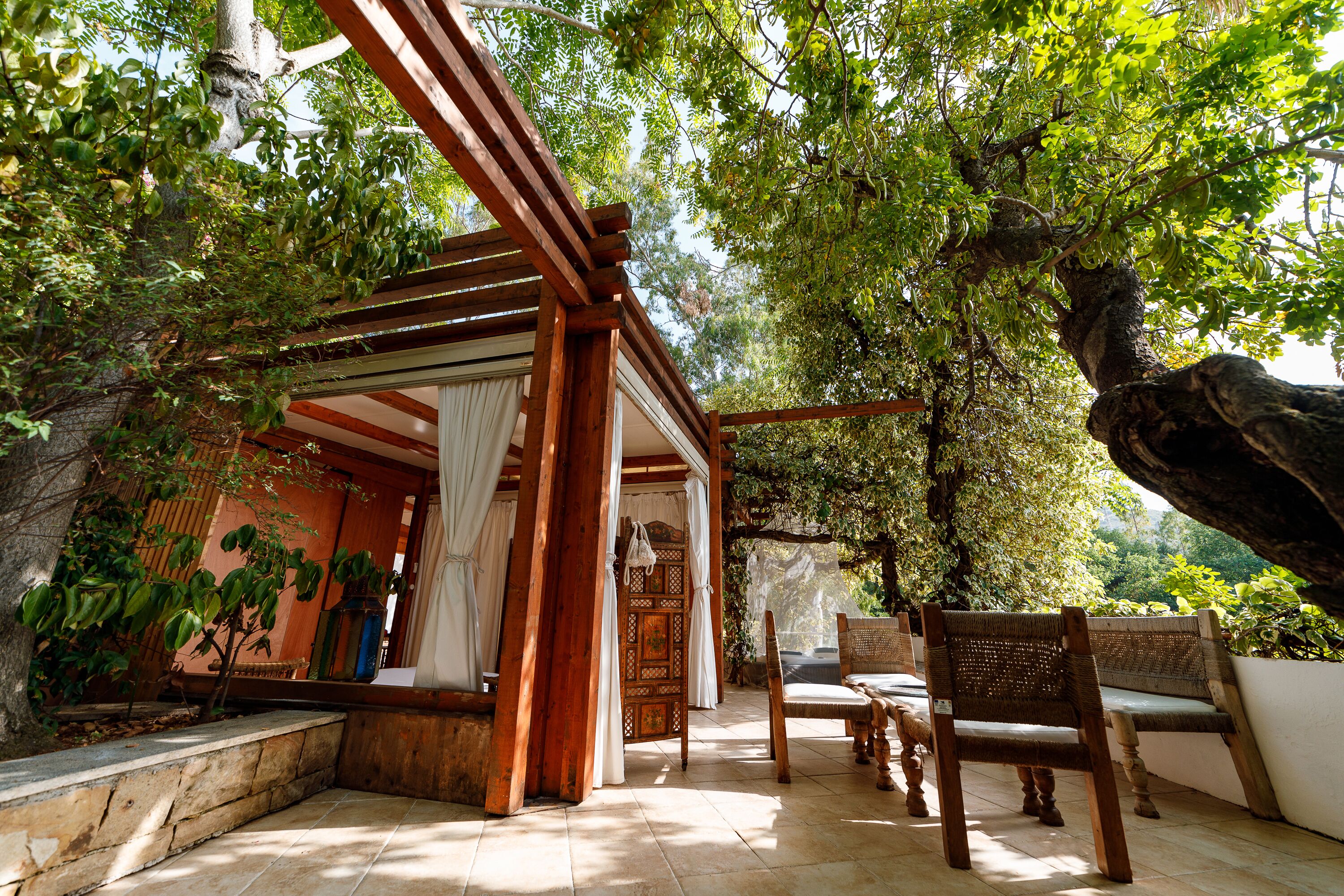 Couples treatment room(s), sauna, hot tub, steam room