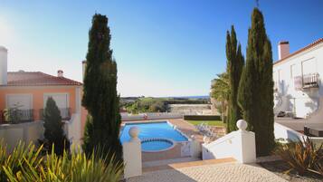 10 outdoor pools, sun loungers