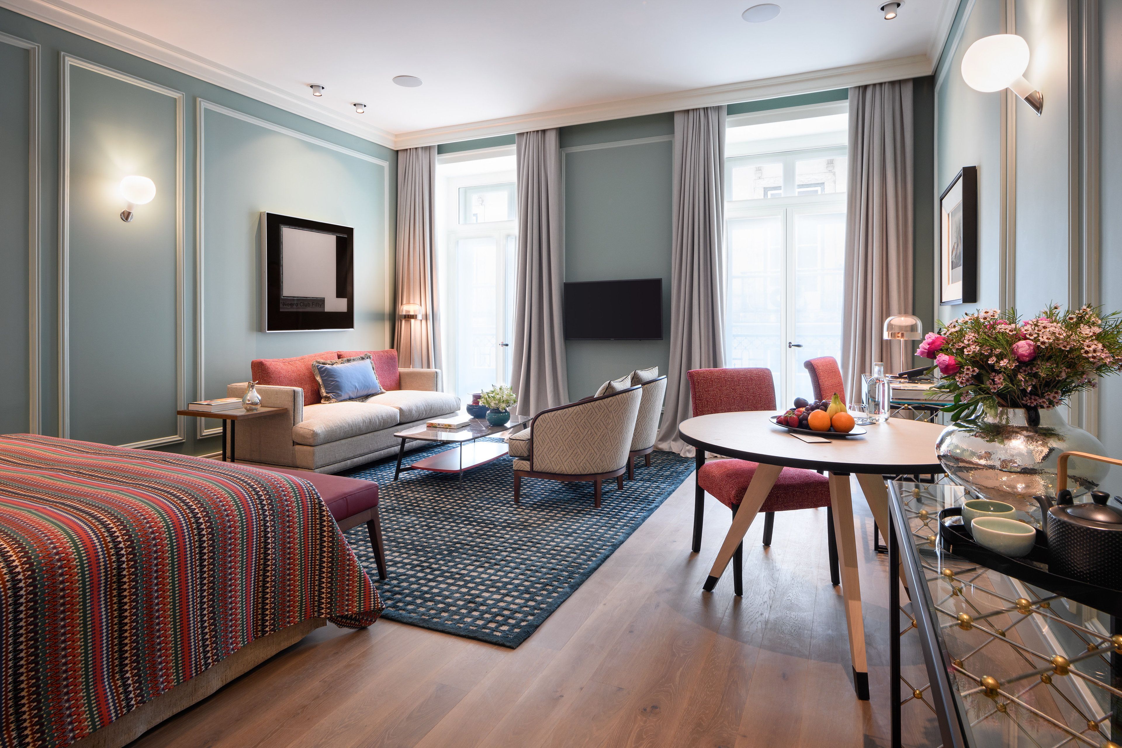 deluxe junior suite | 1 bedroom, minibar, in-room safe, desk