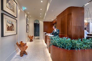 Lobby lounge
