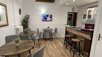 Bar (in der Unterkunft)