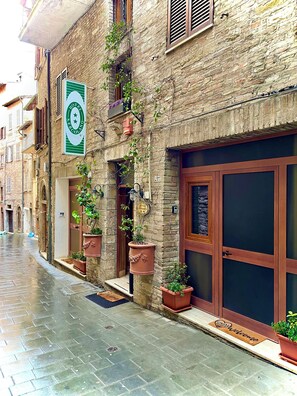Front of property - Hotel Sant'Ercolano (Perugia)