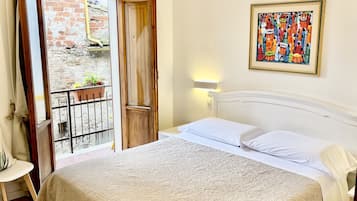 Kamar Double | Minibar dan didekorasi berbeda-beda