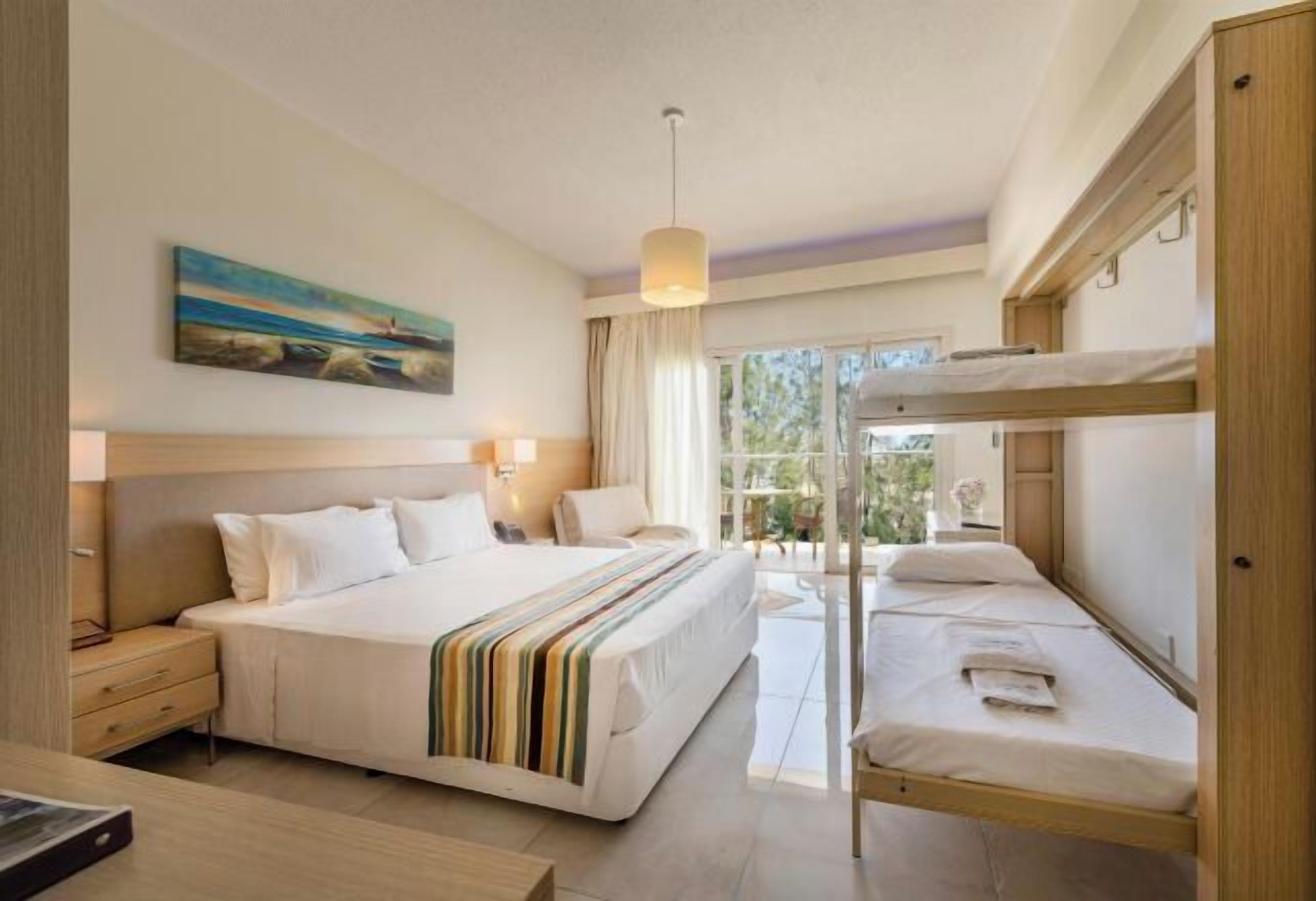 Premium bedding, in-room safe, desk, soundproofing