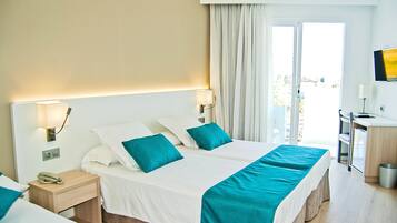 Bureau, rideaux occultants, chambres insonorisées