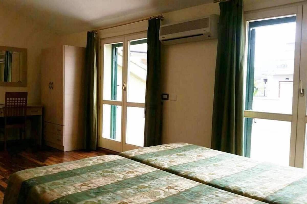 minibar, in-room safe, desk, blackout curtains