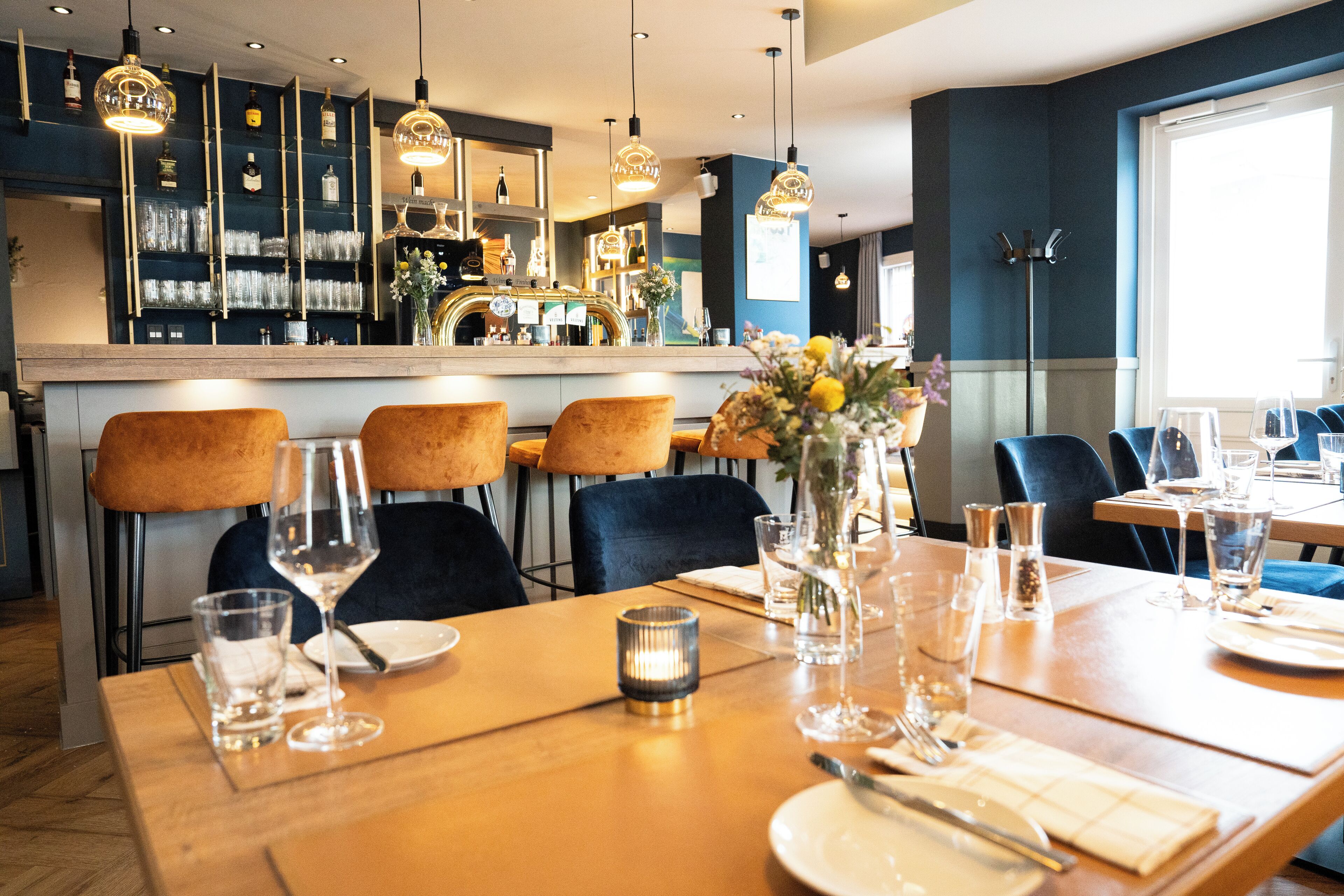 breakfast and dinner served