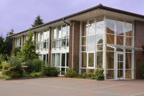 Deluxe Double Room, 1 Queen Bed | Courtyard view - Hotel zur Post (Garrel)