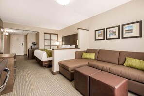 Standard Room, Non Smoking - Comfort Inn & Suites Red Deer (Red Deer)